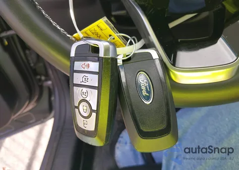 2021 Ford Escape Sel z USA, uszkodzony, nr VIN 1FMCU0H67MUB25632